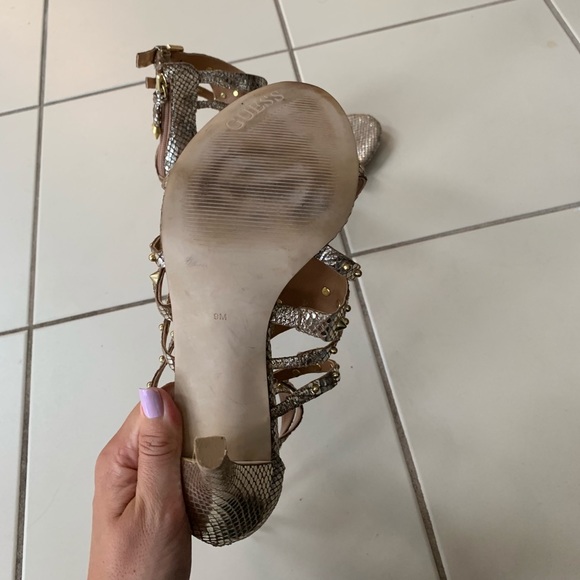 Guess Gold studded heels - Picture 5 of 7